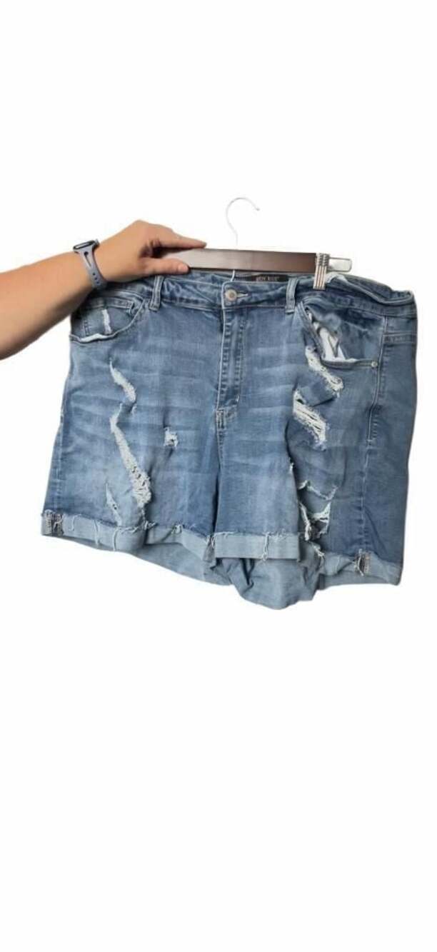 Judy Blue Los Angeles Women's Plus Size 3XL Distressed Denim Cuffed Shorts